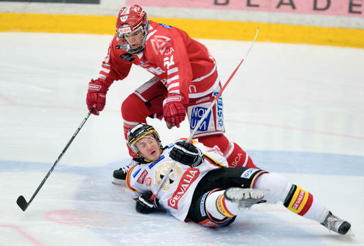 Anton Lander, Timrå trycker ner Lars Jonsson, Brynäs