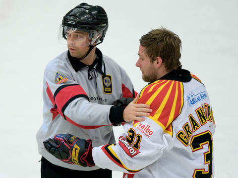 Niklas Persson, Domare och Jonathan Granström, Brynäs