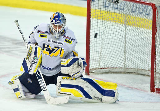 Stefan Liv, målvakt, släpper in 4-3 målet
