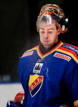 Gustaf Wesslau, målvakt, spottar