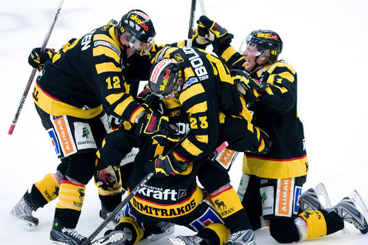 1-2 efter 19.57 i tredje perioden, Niko Dimitrakos som