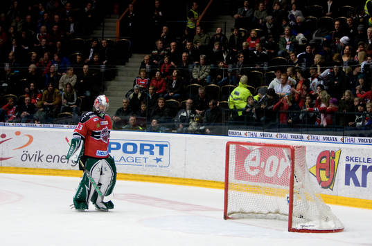 Mike Morrison, Målvakt, depp