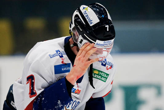 Fredrik Ericson, Bofors, skadades i första perioden. Skada