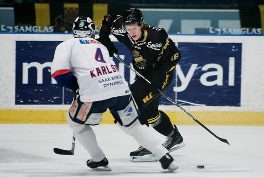 Johan Ryno, AIK, dribblar med pucken