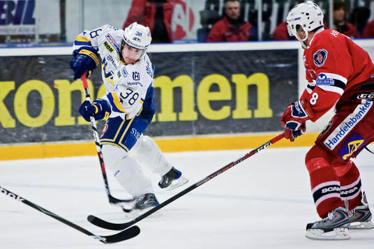 Nichlas Torp, HV71, skjuter