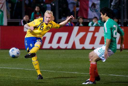 Alexander Farnerud, Sverige skjuter in 0-1