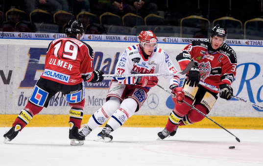 Mika Pyörälä, Timrå mot Jeff Ulmer och Per Svartvadet,