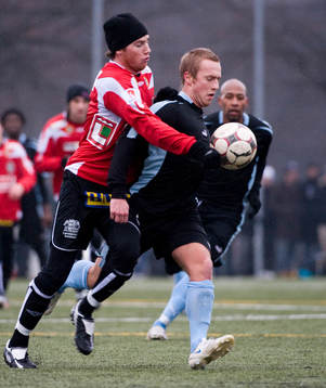 Nye Daniel Larsson håller undan för Johan Persson