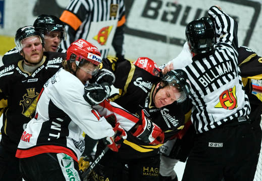 Johan Berggren, Almtuna och Jonas Liwing, AIK. Bråk,