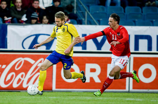 Adam Johansson, Sverige jagas av Marko Arnautovic,