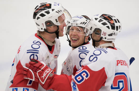 Lenny Dower, jubel med Anders Skördåker och Joakim Persson