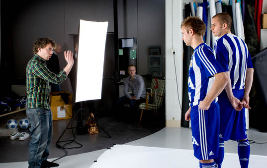 IFK Göteborgs spelare fotas i studio för Adidas. Fotograf