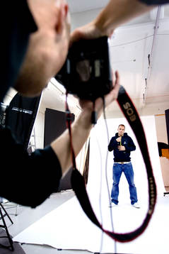 IFK Göteborgs spelare fotas i studio för Adidas. Fotograf