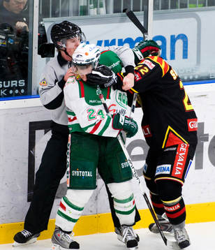 Cam Abbott, Rögle och Jörgen Sundqvist, Brynäs, bråk,