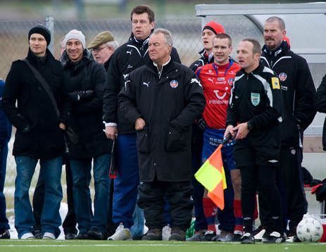 Vid sidan av plan, men glad ändå, Henrik Larsson, här