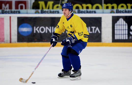 Pontus Kåmark spelar en jippomatch för Expekt. Han leder