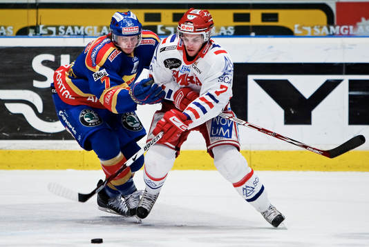 Fredrik Hynning, Timrå, kämpar mot Andreas Holmqvist,