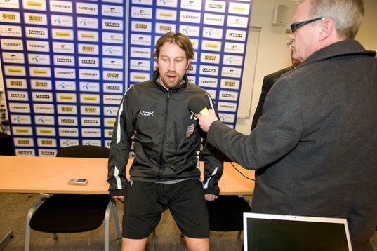 Peter Forsberg meddelar situationen angående sin fot