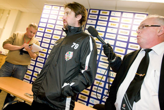Peter Forsberg meddelar situationen angående sin fot