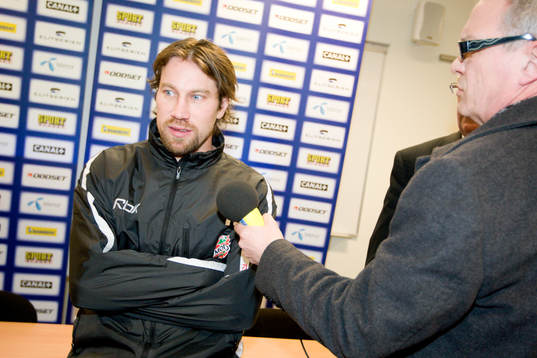 Peter Forsberg meddelar situationen angående sin fot