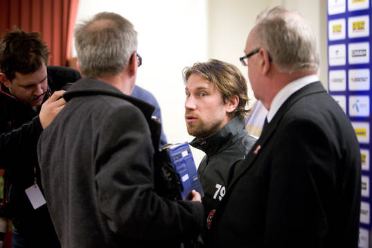 Peter Forsberg meddelar situationen angående sin fot