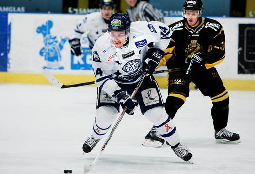 Jesper Ollas, Leksand, dribblar med pucken