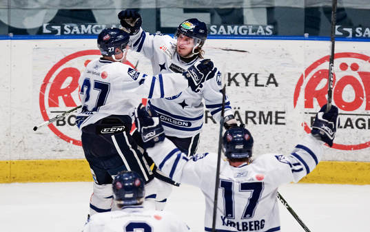 Jan Huokko, Leksand, gratuleras till sitt matchavgörande