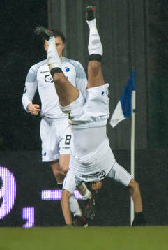 1-1 Ailton Almeida (f.d. Örgryte) som gör en dubbel volt