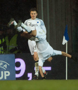 1-1 Ailton Almeida (f.d. Örgryte) som gör en dubbel volt