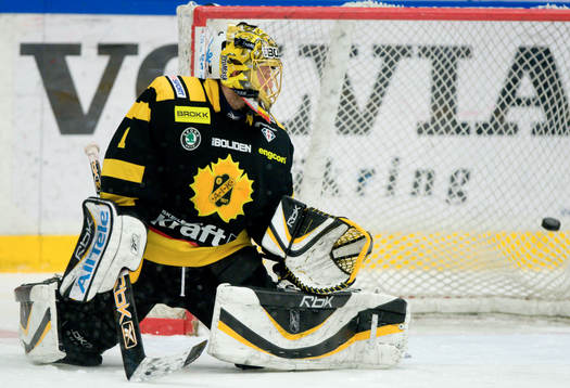 Andreas Hadelöv, Målvakt, släpper in ännu en puck, depp