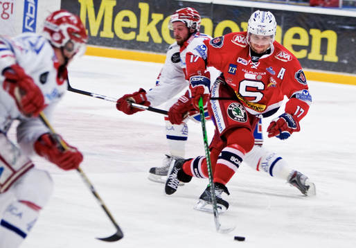 Jason Morgan, Södertälje, lurar Robin Jonsson, Timrå