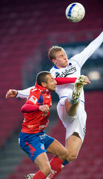 Henrik Larsson nickduell med Peter Larsson
