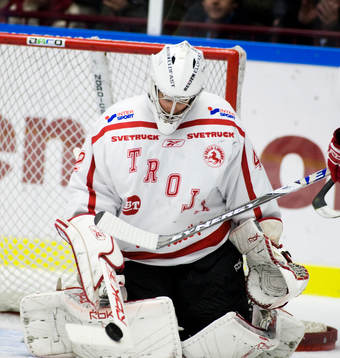 Petter Sandström, målvakt, har koll på pucken