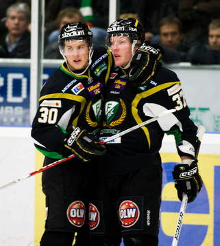 Marcus Paulsson och Lee Goren,  jubel