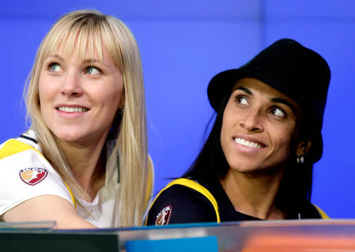 Fotboll, Dam, Johanna Frisk och Marta har landat i USA.