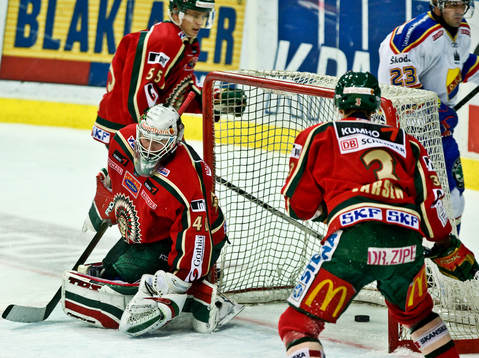 Philip Larsen, Nicklas Lasu, Johan Holmqvist, målvakt,