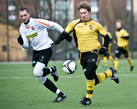 Daniel Engel, Hässleholm, stormar fram