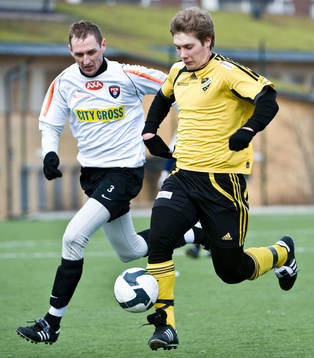 Daniel Engel, Hässleholm, stormar fram