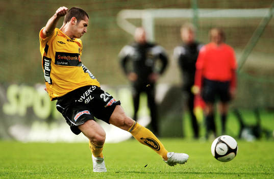 Emir Bajrami, Elfsborg, skjuter mot mål