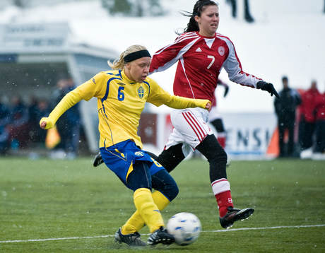 Fotboll, F17/92, flickor, Träningslandskamp, Sverige -