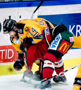 Martin Chabada, Luleå trycker ner Fredrik Pettersson,