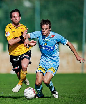 Mathias Florén, Elfsborg, blir knuffad