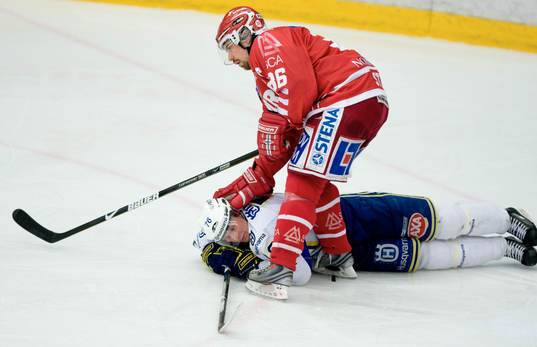 Pär Styf, Timrå trycker ner Johan Davidsson, HV71