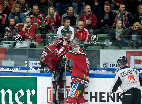 Bläddra bland fler bilder av Ishockey, Elitserien, Kvartsfinal, Frölunda - Luleå