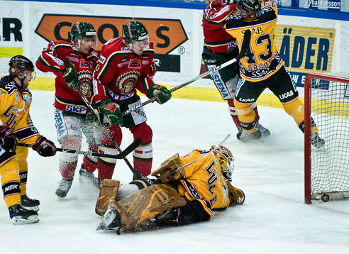 Niklas Andersson, Frölunda, gör 4-1 bakom Mattias Modig,
