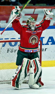 Johan Holmqvist, målvakt,  jubel