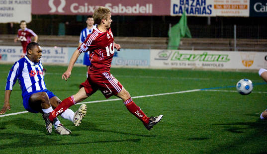 Robin Söder, IFK Göteborg skjuter bollen i mål