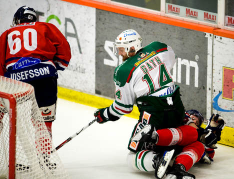 Mikael Gath, Rögle, spelar knähockey