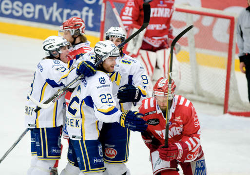 David Petrasek, HV71 skriker åt Robin Jonsson, Timrå