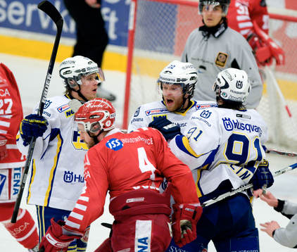 David Petrasek, HV71 skriker åt Robin Jonsson, Timrå